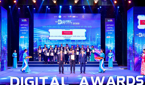 Agribank vinh dự nhận giải thưởng chuyển đổi số Việt Nam năm 2022 