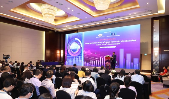 Tương lai Fintech trong mối quan hệ hợp tác với ngân hàng và các xu thế công nghệ mới