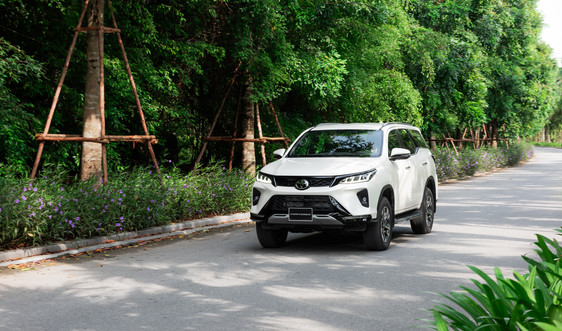 Toyota Việt Nam ra mắt phiên bản nhập khẩu Fortuner 2022