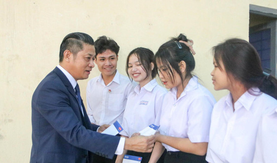Sacombank và Dai-ichi Life Việt Nam triển khai chương trình “Kết nối triệu yêu thương - Hạnh phúc cho cộng đồng” nhân kỷ niệm 5 năm hợp tác