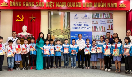 Shinhan Finance trao tặng “Tủ sách của những ước mơ” cho Thư viện TP. Hải Phòng và Thư viện tỉnh Quảng Ninh.