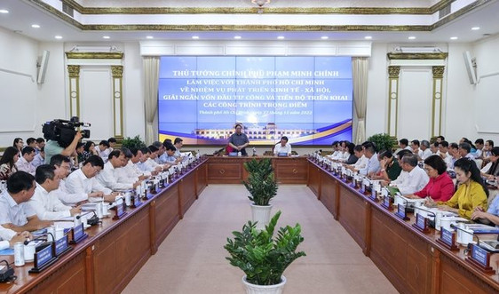 Thủ tướng: Chính phủ luôn đồng hành cùng TP. Hồ Chí Minh tháo gỡ khó khăn, vướng mắc