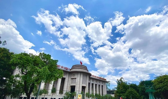 Lãi suất điều hành và lãi suất cho vay ngắn hạn đồng loạt giảm