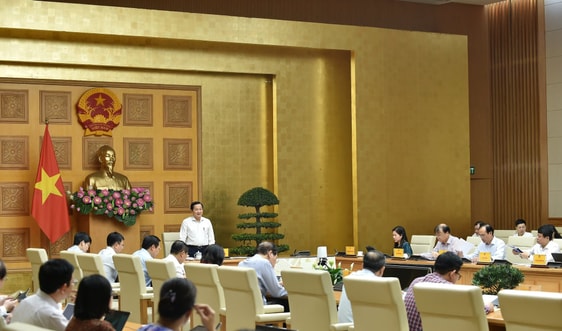Giữ giá trị đồng tiền Việt Nam ở mức hợp lý, không để ảnh hưởng tới hoạt động sản xuất kinh doanh của doanh nghiệp