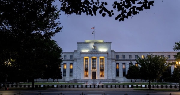 米国のインフレ率は低下していますが、FRB は金融政策を「緩和」しますか?