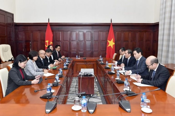 Phó Thống đốc NHNN Đoàn Thái Sơn tiếp Phó Chủ tịch điều hành Ngân hàng Đại chúng TNHH Kasikorn