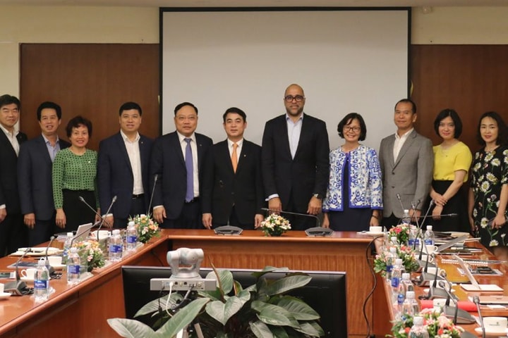 Vietcombank hợp tác với PwC chuyển đổi ngân hàng số