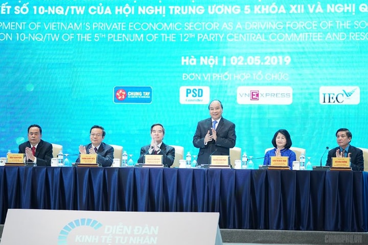 Thủ tướng Nguyễn Xuân Phúc: Sẽ tiếp tục tạo điều kiện, cơ hội cho khu vực tư nhân phát triển thuận lợi hơn