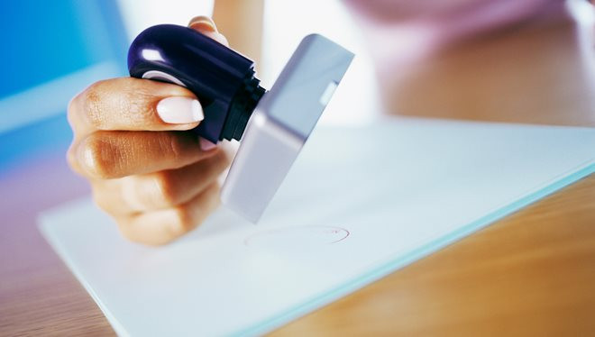 Giữ lại con dấu hết giá trị sử dụng của một số CQNN để lưu trữ, phục vụ nghiên cứu