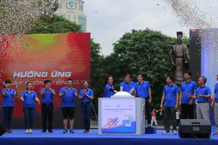Cùng Sacombank hưởng ứng ngày không tiền mặt