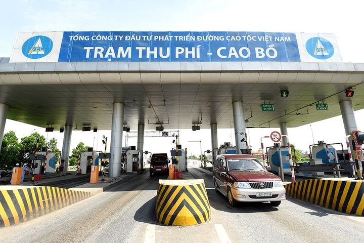 Chỉ đạo kết nối tài khoản ngân hàng với tài khoản phục vụ công tác thu phí theo hình thức điện tử tự động không dừng của chủ phương tiện giao thông