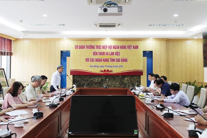 Hiệp hội Ngân hàng Việt Nam thăm và làm việc với các ngân hàng tỉnh Cao Bằng