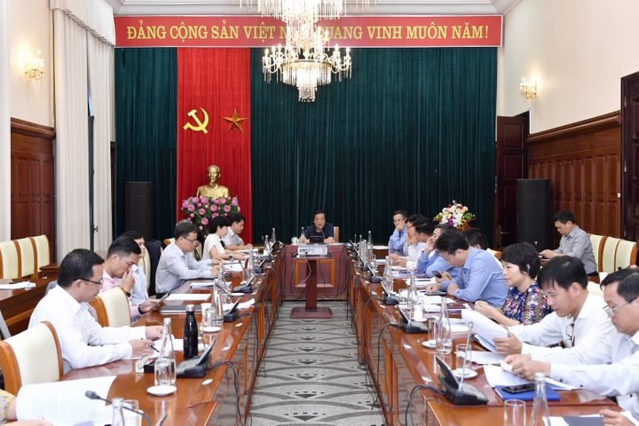 Khẩn trương thúc đẩy thanh toán không dùng tiền mặt và Chiến lược CNTT ngành Ngân hàng