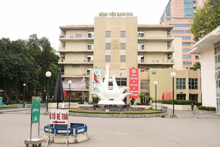 ABBANK ủng hộ 2 tỷ đồng hỗ trợ Bệnh viện Bạch Mai trong giai đoạn cao điểm chống dịch COVID-19