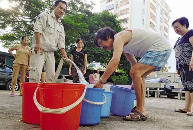 Giảm giá nước - người dân mong, doanh nghiệp cũng sẵn sàng