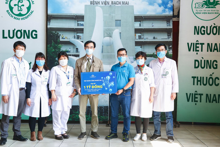 Tập đoàn Công nghệ CMC ủng hộ 3 tỷ đồng cho 3 bệnh viện điều trị Covid-19