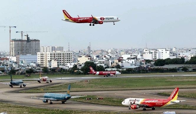 Tăng chuyến bay nội địa, tàu hỏa từ ngày 23/4