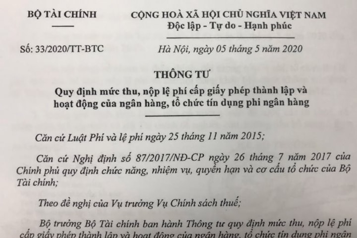 Giảm 50% lệ phí cấp phép thành lập và hoạt động của ngân hàng, tổ chức tín dụng phi ngân hàng