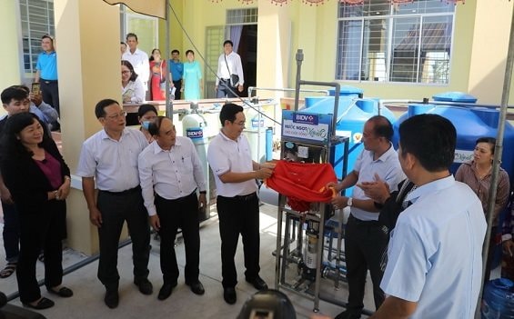 BIDV trao 13.300 bồn chứa nước và 39 máy lọc nước ủng hộ đồng bào Đồng bằng sông Cửu Long