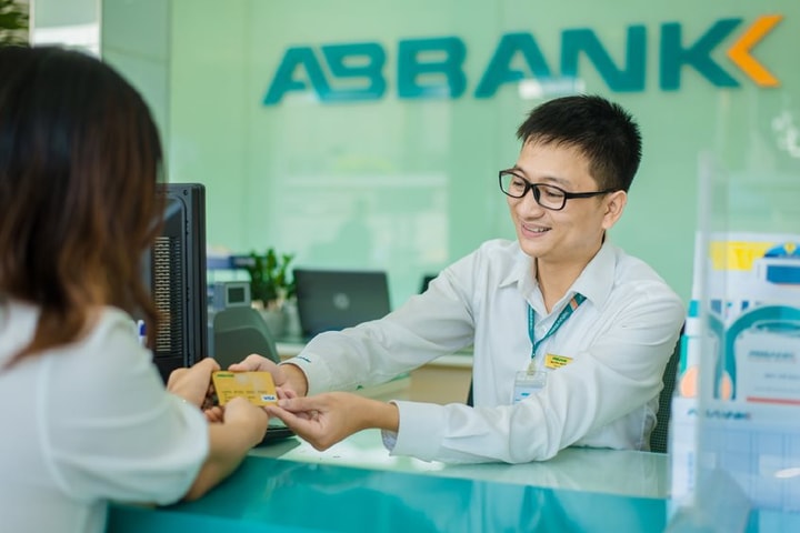 Hoàn tiền tới 5% khi khách hàng mua sắm bằng thẻ ABBANK Visa Travel