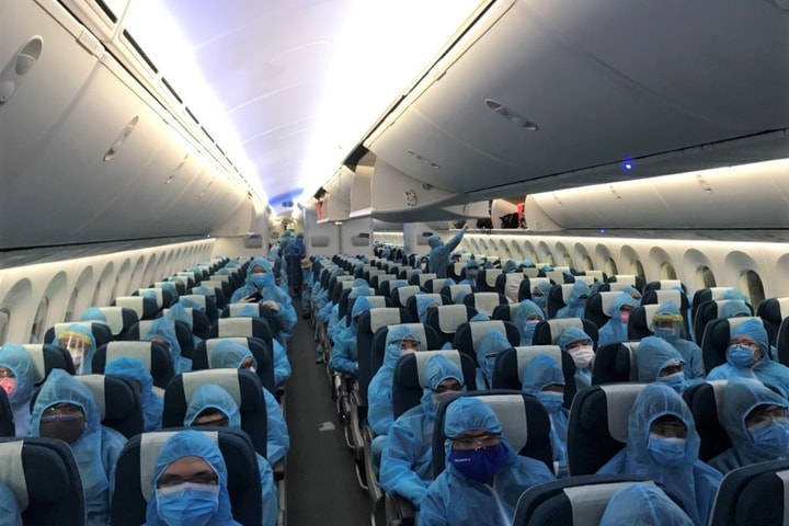 Đón 340 công dân Việt Nam từ Ấn Độ về nước 