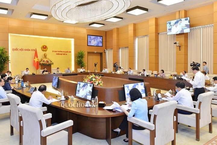 Ủy ban Thường vụ Quốc hội tiếp tục chương trình phiên họp thứ 45