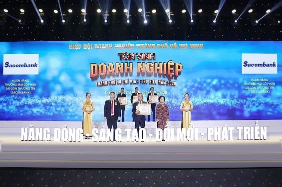 Sacombank được trao tặng danh hiệu Doanh nghiệp tiêu biểu TP.HCM năm 2020