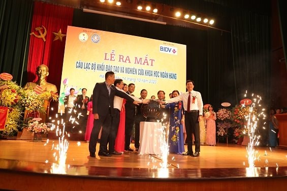 Ra mắt Câu lạc bộ Khối Đào tạo và Nghiên cứu khoa học Ngân hàng