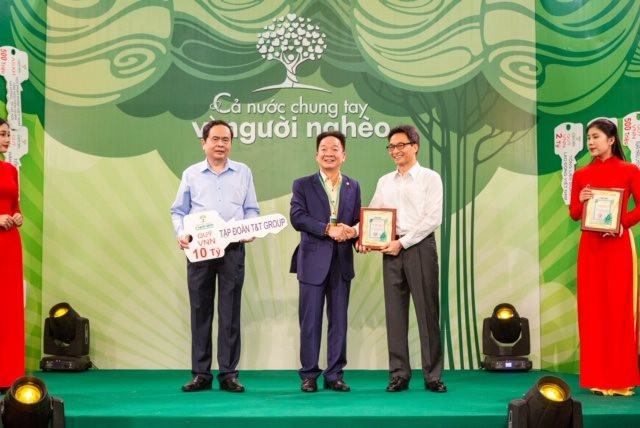 Bầu Hiển tiếp tục hỗ trợ 30 tỷ đồng cho Quỹ “Vì người nghèo"