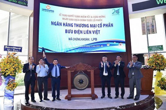 Chính thức giao dịch cổ phiếu LPB