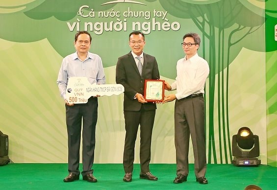 SCB chung tay hướng về miền Trung 