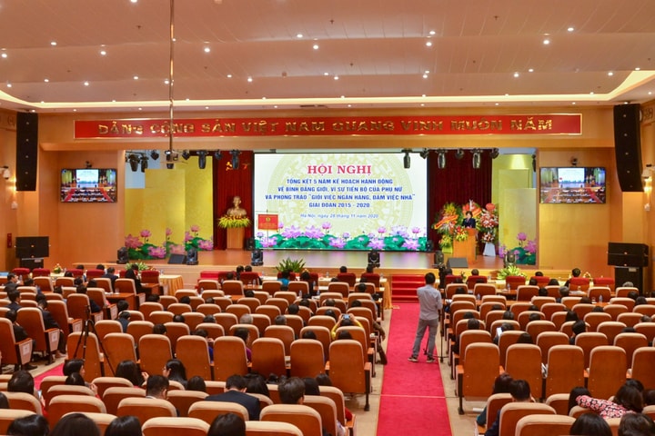 Khẳng định vai trò, vị thế của phụ nữ trong hoạt động ngân hàng