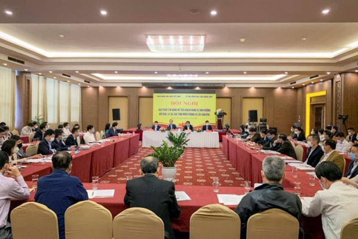 Ngành Ngân hàng quyết liệt trong hỗ trợ khách hàng bị ảnh hưởng thiên tai tại các tỉnh miền Trung và Tây Nguyên