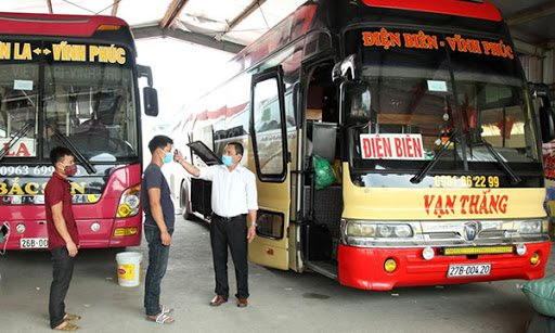Bảo đảm an toàn giao thông dịp Tết gắn với phòng, chống COVID-19