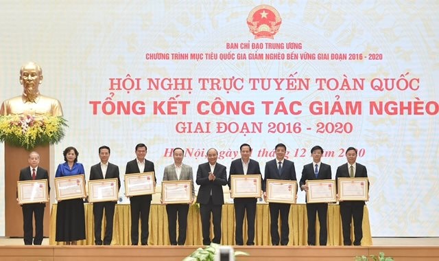 Thủ tướng Nguyễn Xuân Phúc: Giảm nghèo thời gian tới là công việc của cả trí tuệ và trái tim
