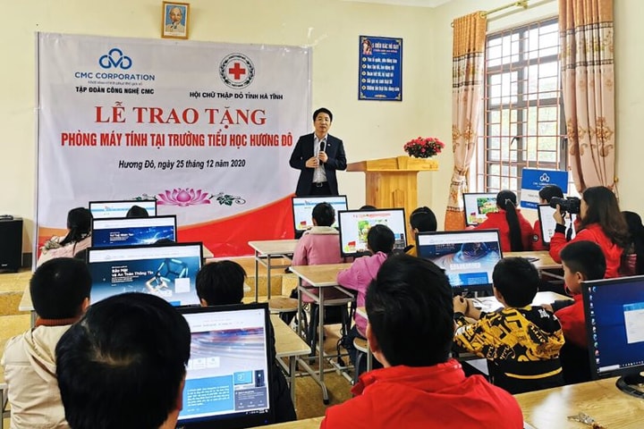 CMC dành 3 tỷ đồng hỗ trợ học sinh vùng lũ