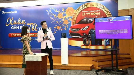 "Xuân gắn kết - Tết tri ân” xác định được 8 khách hàng trúng điện thoại Iphone 12 pro 256GB