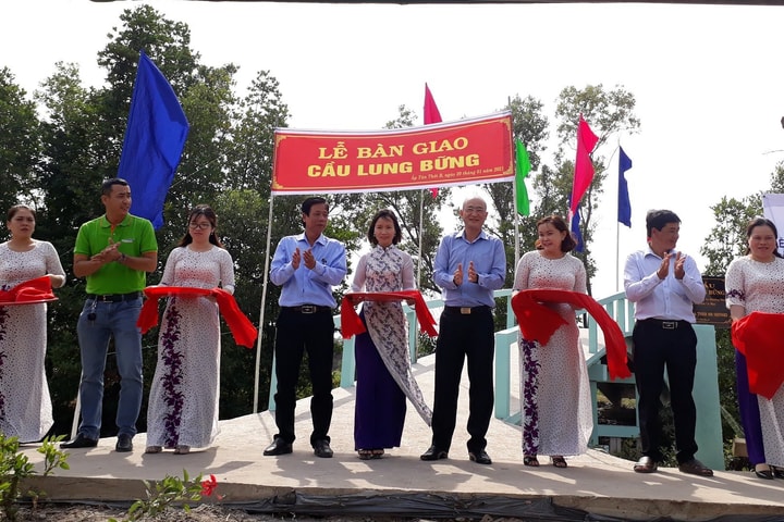 Mcredit xây cầu tặng người dân Cà Mau nhân dịp năm mới 2021