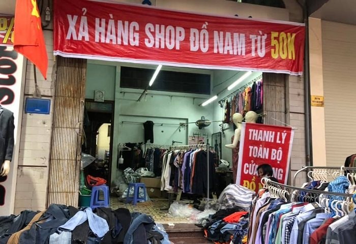 Thời trang Tết xả hàng vẫn vắng khách