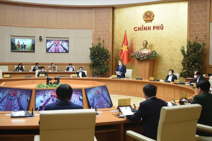 Thủ tướng Nguyễn Xuân Phúc: Đẩy cao một bước phòng chống, ngăn chặn dịch bệnh