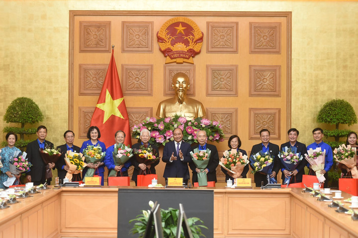 Gặp gỡ cán bộ đoàn các thời kỳ và cán bộ đoàn tiêu biểu