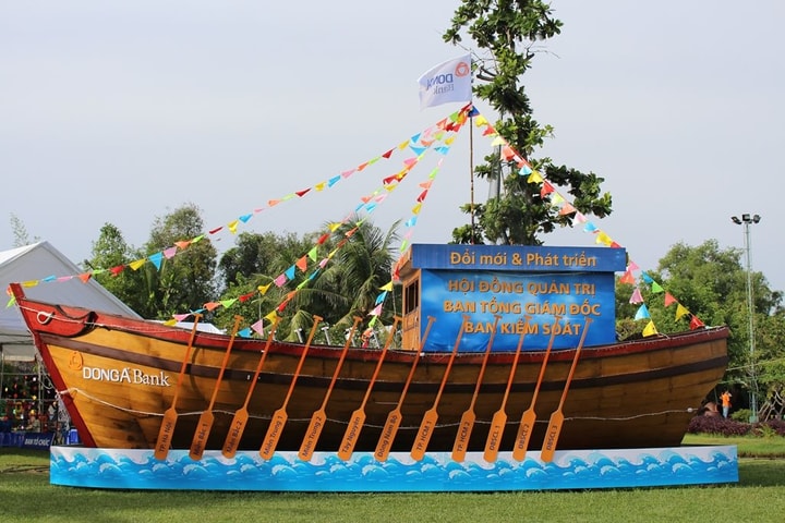 Ngân hàng Đông Á - Tình yêu đầu đời