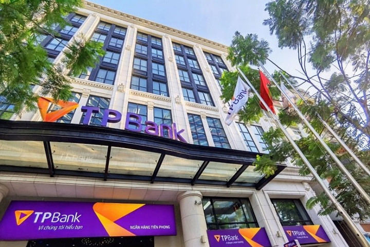TPBank chia sẻ lợi nhuận, đồng hành cùng khách hàng, giảm lãi suất và phí