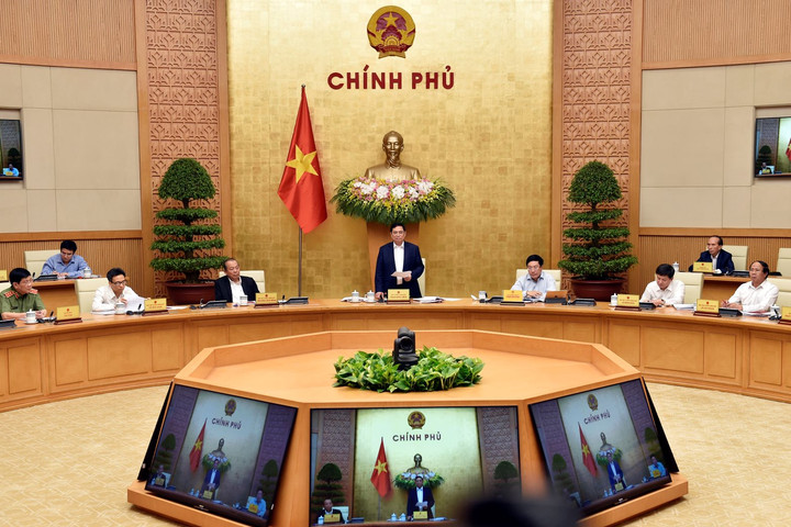 Phiên họp triển khai công việc của Chính phủ sau khi kiện toàn nhân sự