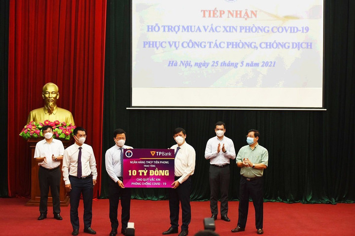 TPBank và DOJI đóng góp 20 tỷ đồng vào chương trình vaccine phòng COVID-19 của Chín​h phủ
