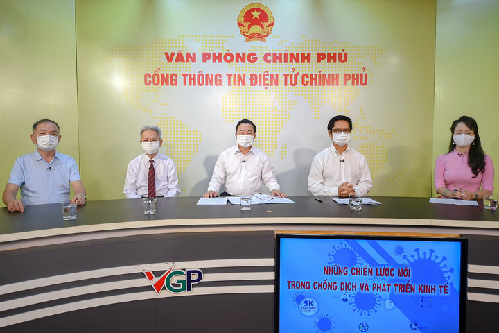 Những chiến lược mới trong chống dịch và phát triển kinh tế