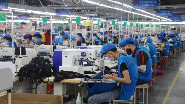 Thủ tướng chỉ thị bảo đảm việc làm bền vững, nâng cao mức sống của công nhân lao động