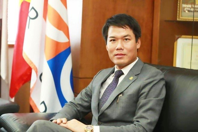 Tập đoàn C.E.O thay Tổng Giám đốc