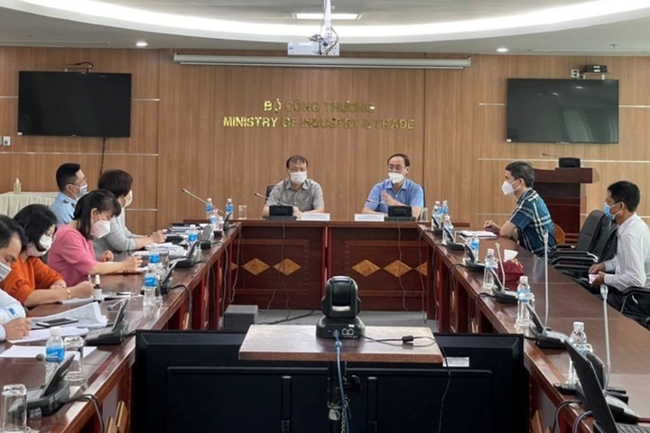 Gỡ khó trong lưu thông hàng hóa: Lập đường dây nóng, cho phép doanh nghiệp được tự mua kit test nhanh COVID-19
