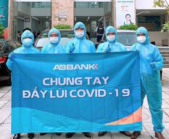 Geleximco và ABBANK tặng 500 máy thở hỗ trợ điều trị bệnh nhân COVID-19 cho TP. Hồ Chí Minh